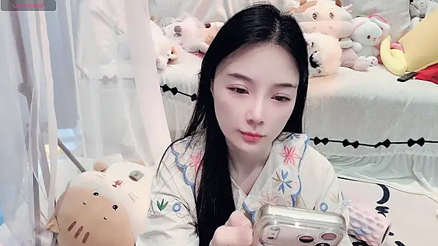 Snapshot of AKiKi711 chatting on June 14, 2026, 4:46 am AKiKi711 online show from June 14, 2026, 4:46 am