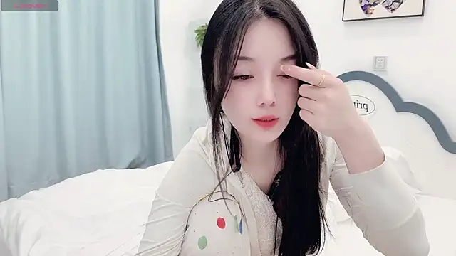 AKiKi711 online show from April 9, 2026, 6:19 am