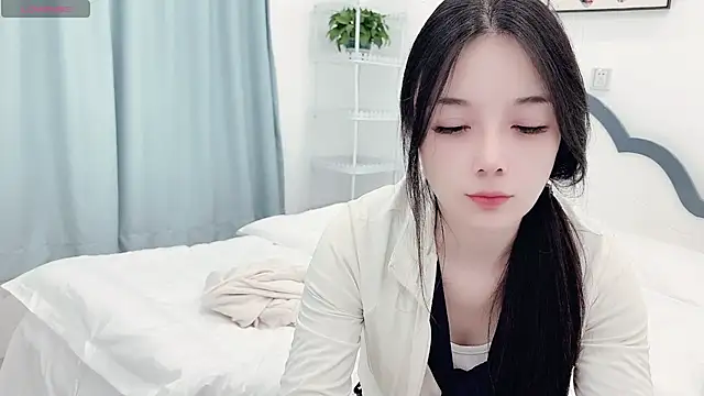 AKiKi711 online show from April 8, 2026, 2:40 pm