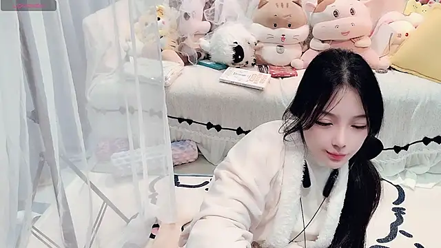 AKiKi711 online show from April 2, 2026, 4:57 pm