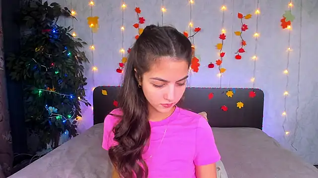 Milana Crystal  online show from November 20, 2025, 8:15 am