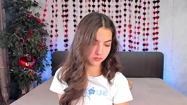 Snapshot of Milana_Crystal_ chatting on February 23, 2025, 8:17 am Milana Crystal online show from February 23, 2025, 8:17 am