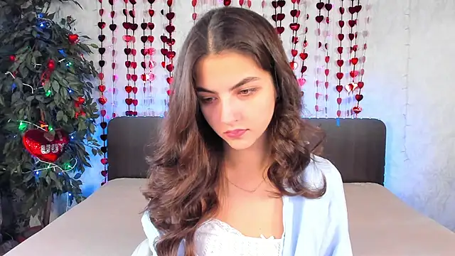 Snapshot of Milana_Crystal_ chatting on February 6, 2025, 8:18 am Milana Crystal online show from February 6, 2025, 8:18 am
