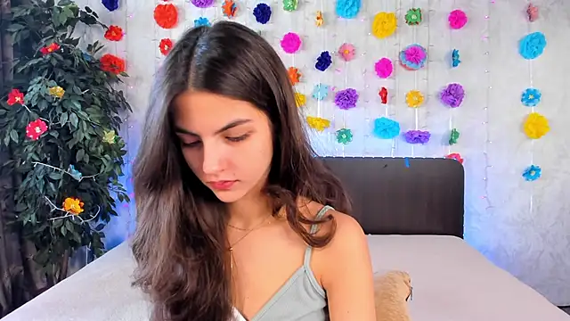 Snapshot of Milana_Crystal_ chatting on March 8, 2025, 8:33 am Milana Crystal online show from March 8, 2025, 8:33 am