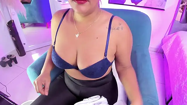 Snapshot of Danna_Ramiirez chatting on February 11, 2025, 7:16 pm Danna Ramiirez online show from February 11, 2025, 7:16 pm