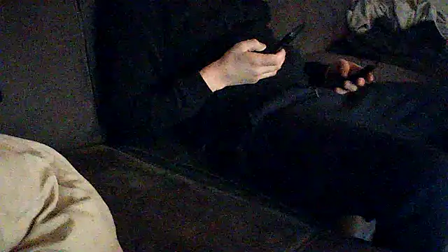 kiksnap-meistro5 online show from April 22, 2026, 7:42 pm