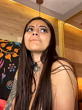 Cori Paige online show from December 2, 2025, 10:39 am