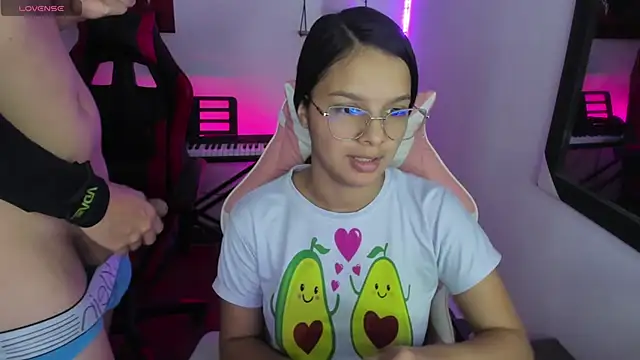 jessi and boy online show from March 1, 2026, 7:14 pm