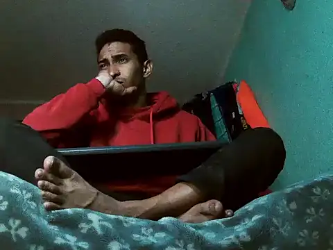 Snapshot of andrescaraballo chatting on October 28, 2025, 4:35 am andrescaraballo online show from October 28, 2025, 4:35 am