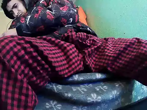 Snapshot of andrescaraballo chatting on September 12, 2025, 9:47 pm andrescaraballo online show from September 12, 2025, 9:47 pm