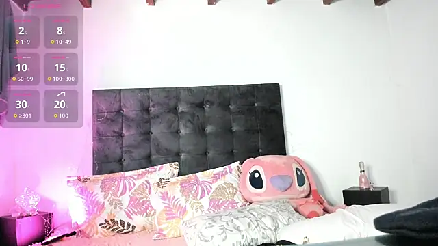 Snapshot of Kylie2211 chatting on October 24, 2025, 4:17 pm Kylie2211 online show from October 24, 2025, 4:17 pm