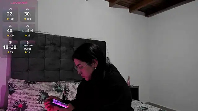 Snapshot of Kylie2211 chatting on November 14, 2025, 10:13 pm Kylie2211 online show from November 14, 2025, 10:13 pm