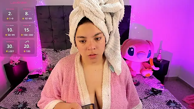 Snapshot of Kylie2211 chatting on October 29, 2025, 1:59 am Kylie2211 online show from October 29, 2025, 1:59 am