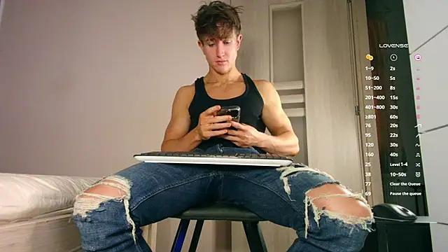 Snapshot of ChristianLevine_ chatting on December 5, 2025, 4:38 pm ChristianLevine online show from December 5, 2025, 4:38 pm