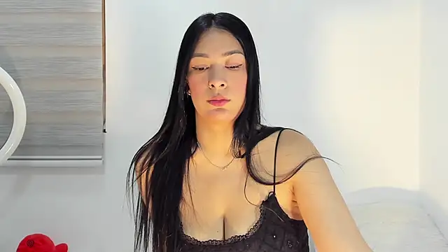 bella hadid1  online show from January 7, 2026, 3:44 am