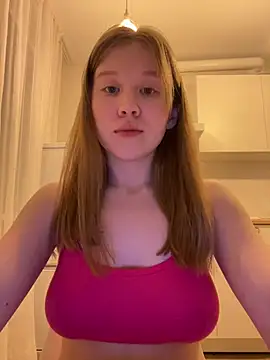 Snapshot of Eva_Weyne chatting on May 1, 2026, 8:14 pm Eva Weyne online show from May 1, 2026, 8:14 pm