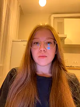 Eva Weyne online show from November 17, 2025, 8:24 pm