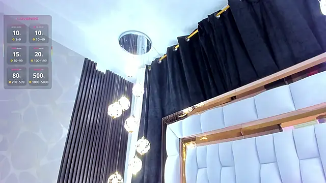 SarayRoyse online show from November 22, 2025, 7:35 pm