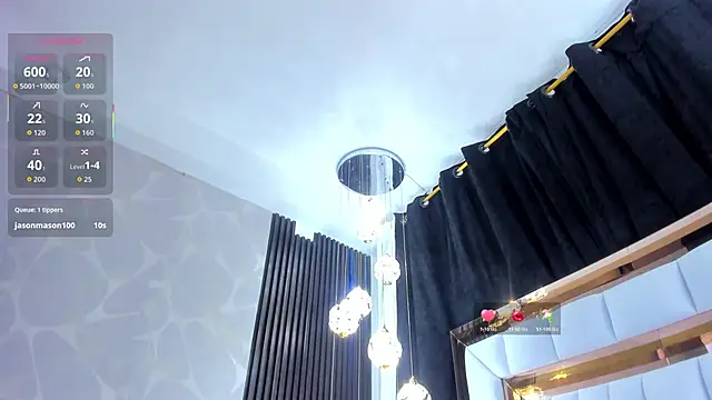 SarayRoyse online show from November 18, 2025, 7:39 pm