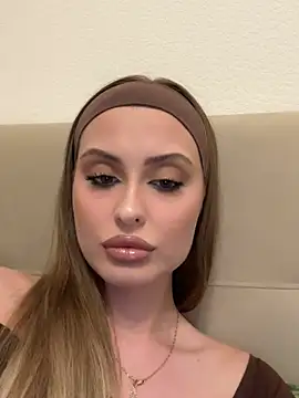 Sweet  Milly online show from March 18, 2026, 4:41 pm