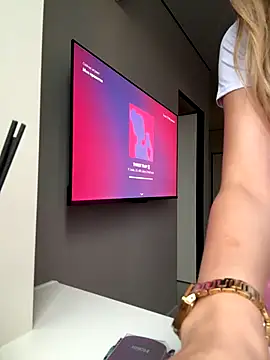 Snapshot of Sweet__Milly chatting on October 6, 2025, 1:56 pm Sweet Milly online show from October 6, 2025, 1:56 pm