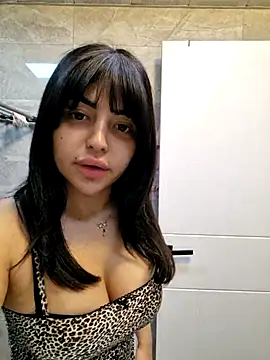 Snapshot of Esmertarcinim chatting on March 18, 2025, 2:39 pm Esmertarcinim online show from March 18, 2025, 2:39 pm