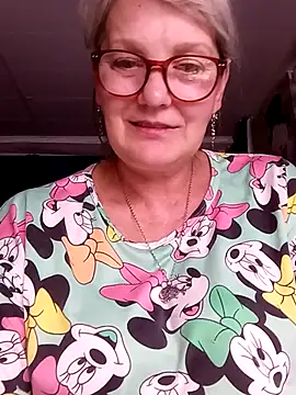 irinamaux online show from July 17, 2026, 2:47 pm
