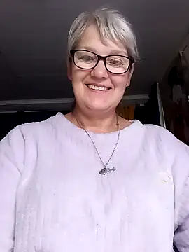 irinamaux online show from July 5, 2026, 5:14 am