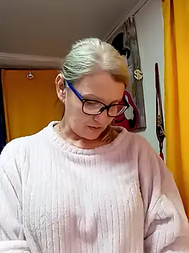 irinamaux online show from March 29, 2026, 12:07 pm