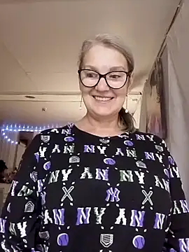 irinamaux online show from December 3, 2025, 7:19 am