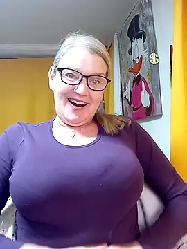 irinamaux online show from March 13, 2026, 2:16 am