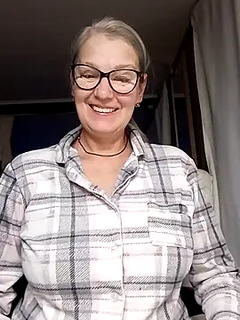 irinamaux online show from October 24, 2025, 4:00 am