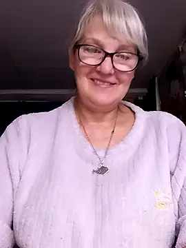 irinamaux online show from July 7, 2026, 6:47 am
