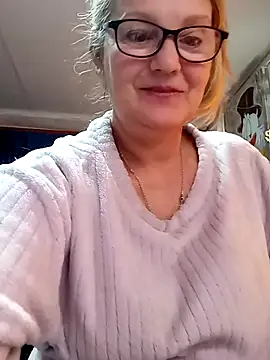 irinamaux online show from April 11, 2026, 8:07 am