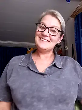 irinamaux online show from June 24, 2026, 7:29 am