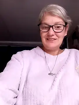 irinamaux online show from July 4, 2026, 7:37 am