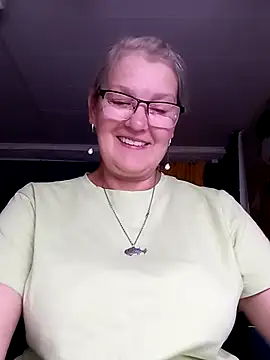 irinamaux online show from July 11, 2026, 3:07 am