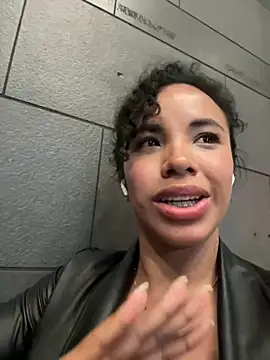 Snapshot of Brunettexio chatting on March 14, 2025, 8:10 am Brunettexio online show from March 14, 2025, 8:10 am