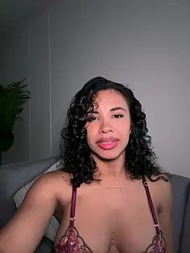 Snapshot of Brunettexio chatting on February 16, 2025, 8:00 pm Brunettexio online show from February 16, 2025, 8:00 pm