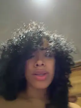 Snapshot of Brunettexio chatting on March 21, 2025, 8:50 am Brunettexio online show from March 21, 2025, 8:50 am