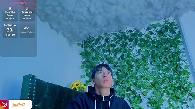 Snapshot of Levii_Ackermann chatting on January 16, 2026, 2:10 pm Levii Ackermann online show from January 16, 2026, 2:10 pm