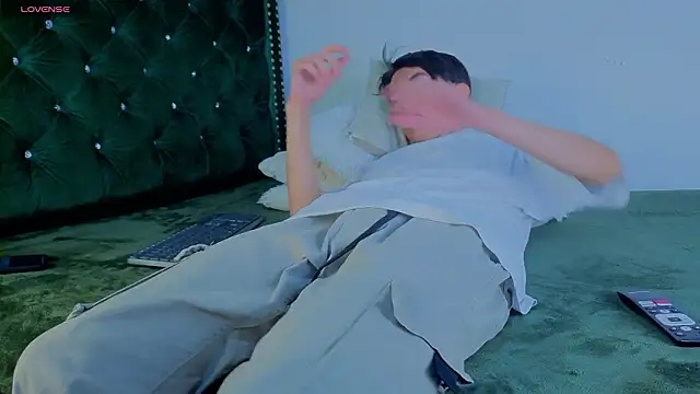 Snapshot of Levii_Ackermann chatting on February 27, 2026, 1:55 pm Levii Ackermann online show from February 27, 2026, 1:55 pm