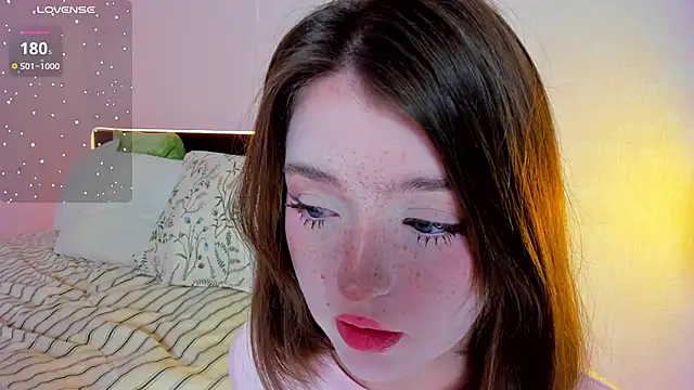 lexxxxxxi online show from April 19, 2026, 6:43 pm