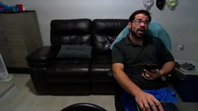 Zander823 online show from June 1, 2026, 12:55 am
