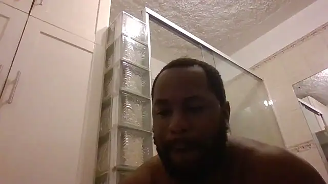 Snapshot of Bighood_T chatting on June 1, 2026, 6:02 am Bighood T online show from June 1, 2026, 6:02 am