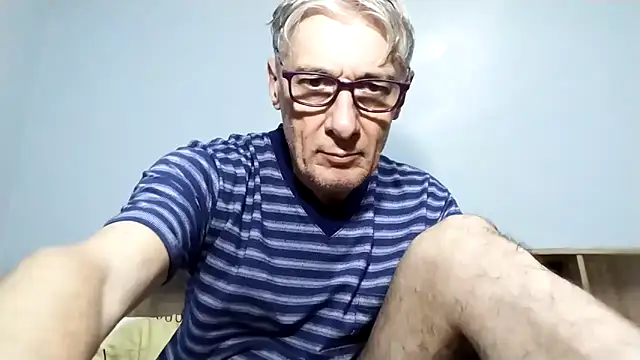 Snapshot of BIGUNCUTHARDCOCK chatting on September 12, 2025, 11:26 pm BIGUNCUTHARDCOCK online show from September 12, 2025, 11:26 pm