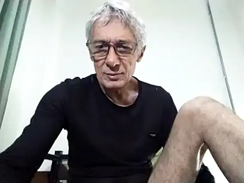Snapshot of BIGUNCUTHARDCOCK chatting on March 16, 2025, 12:45 am BIGUNCUTHARDCOCK online show from March 16, 2025, 12:45 am