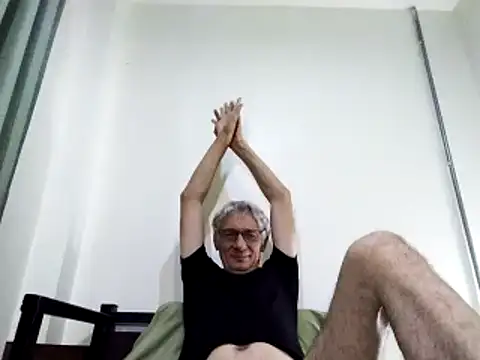 Snapshot of BIGUNCUTHARDCOCK chatting on March 18, 2025, 10:17 am BIGUNCUTHARDCOCK online show from March 18, 2025, 10:17 am