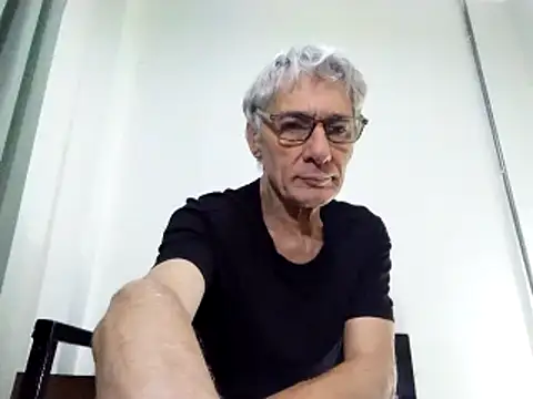 Snapshot of BIGUNCUTHARDCOCK chatting on March 22, 2025, 12:06 am BIGUNCUTHARDCOCK online show from March 22, 2025, 12:06 am