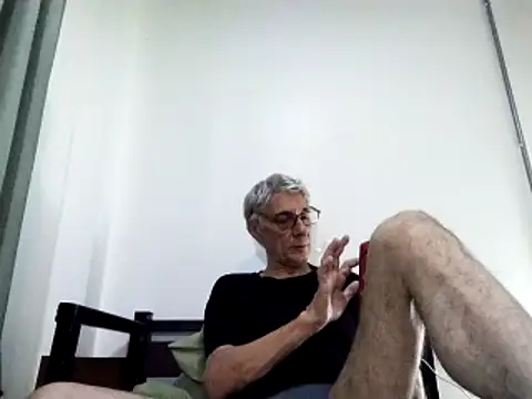 Snapshot of BIGUNCUTHARDCOCK chatting on March 17, 2025, 1:24 am BIGUNCUTHARDCOCK online show from March 17, 2025, 1:24 am